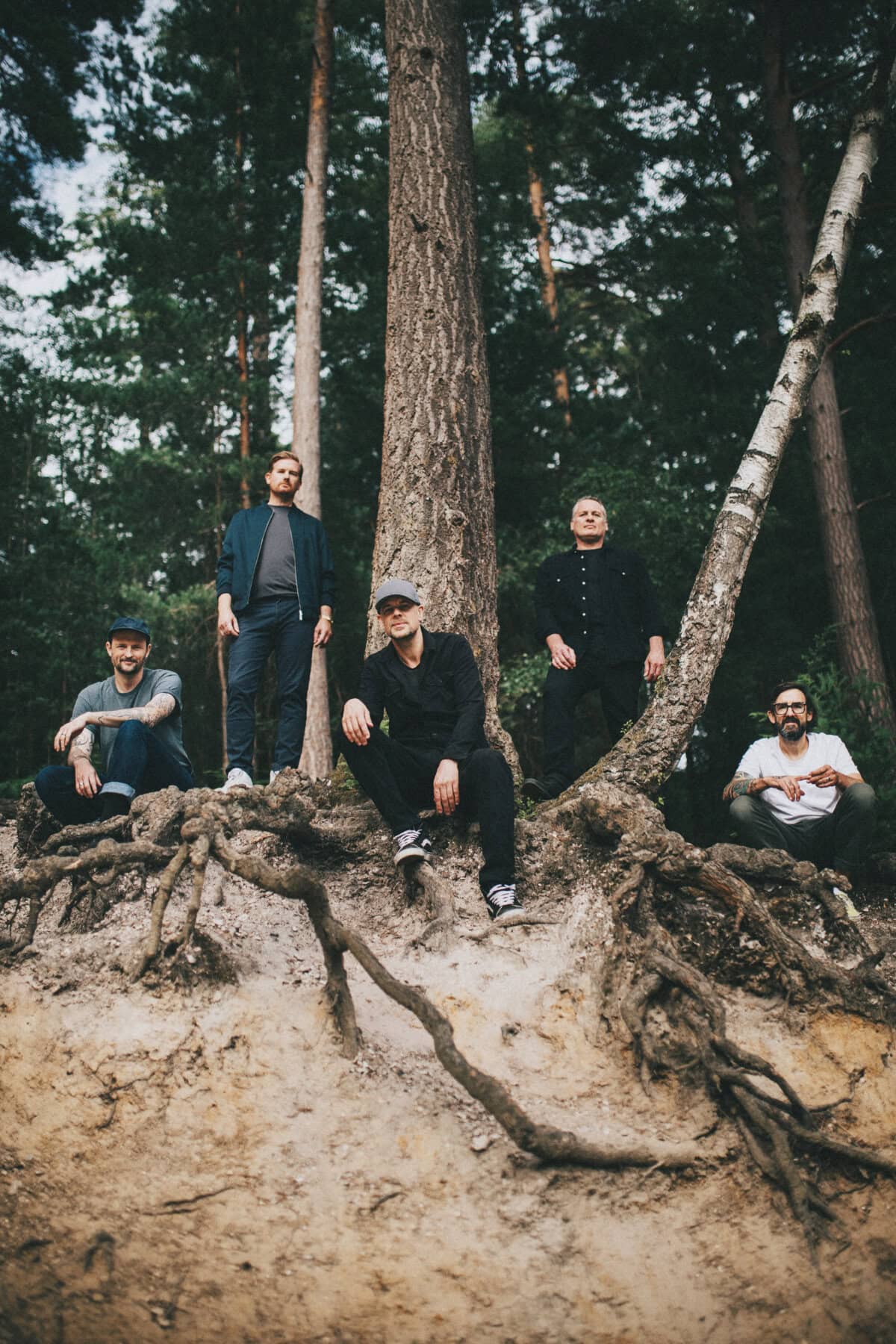 Lonely The Brave press photo